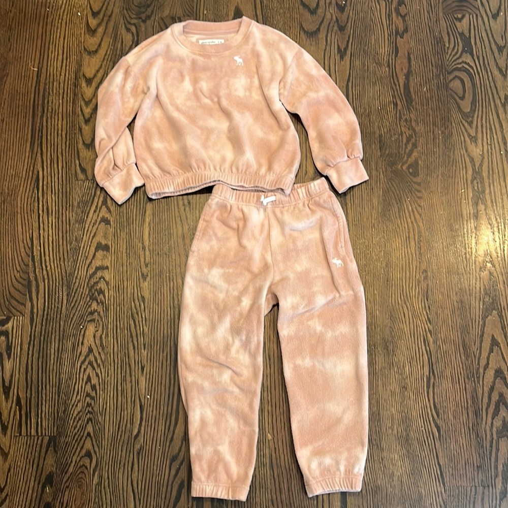 abercrombie kids fleece rose tie dye sweatsuit size 5/6